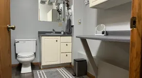 Big Hollow Guest House - Image 2