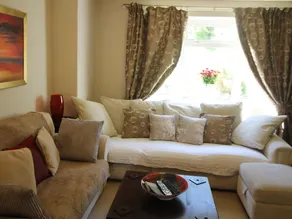 Garth Olwg 2 Bed Apartment by Cardiff Holiday Homes - Image 2