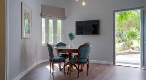 Pafsilipon Suites - Image 5