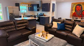 Relax & Explore Gulf Coast Modern Stay - Image 3