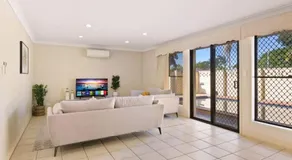 Decorated with love 4BD Family House with Pool - Image 4