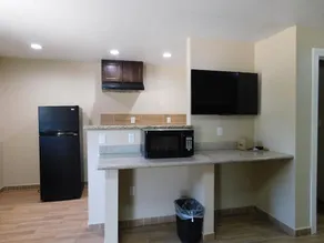 Hillcrest Motel - Image 3