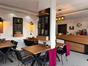 Moon House Bungalow - Image 4