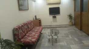 Pamposh Guest House GK II Market - Image 4