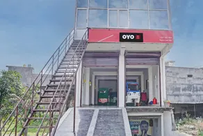 Hotel O Girish grand hotel - Image 5