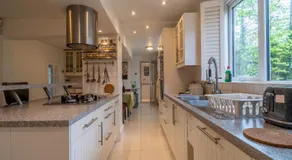 Amazing Guest Cottage in Nottingham with Parking! - Pass the Keys - Image 4
