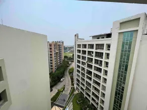 Top Floor Luxurious Studio Apartment - Image 4