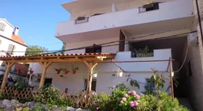 Ana Tudor Apartments - Image 4
