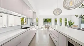 Gerald's Break Away - Style and luxury with Pool - Image 3