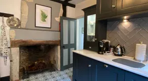 Hideaway Holiday Apartment - Image 2
