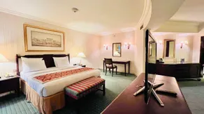 Connaught Palace Hotel, Dubai - Image 2
