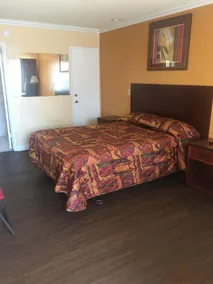 Heritage Inn - Image 4