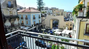 B&B Rosy - Image 2