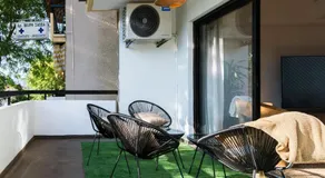 City Centre Modern Boho Stay - Image 5