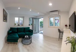 Garden Luxury Rooms - Image 2