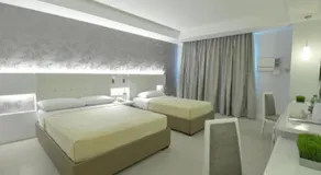 DIVERSION 21 HOTEL - Image 2