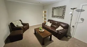 Spacious 2 Bedroom Flat in Coatbridge - Image 2