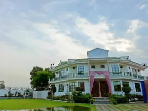 Garden Resort & Hotel - Image 2