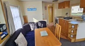 Caravan Holiday For Hire 2 bedrooms On Happy Days Holiday Homes SOUTH Close to Bars Restaurants - Image 4