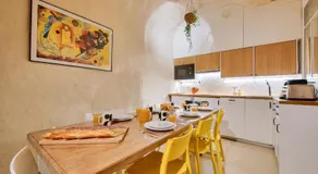 New Stunning 4 Bdrs Apt, With AC – Le Marais - Image 4