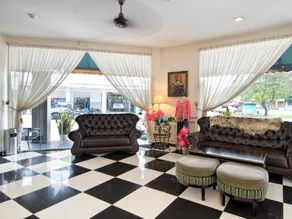 Luscious Hotel - Image 3