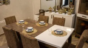 Villa 3 niveau avec jacuzzi, terrasse et cour - Image 5