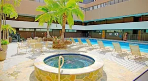 Executive Hotel Suite Downtown Free Parking - Image 4
