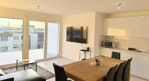 BASELiving 3BR Penthouse - Skyline View - Private Lift - Free Baselcard - Image 4