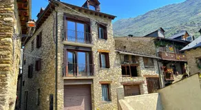 Apartament amb llar de foc i balcó amb vistes de la vall by RURAL D'ÀNEU - Image 3