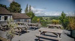 Queens Head - Image 5