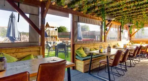 Lakeside Lodge, Green Hill Farm Holiday Village - Image 2