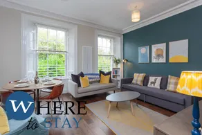 Stylish 2bed apartment underneath Edinburgh castle - Image 2