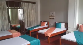CDH Backpackers - Image 2