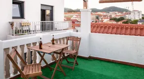 Cerca del puerto deportivo y de la playa - Image 3