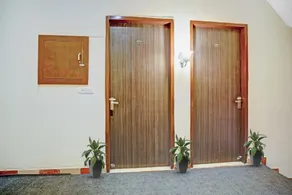 Hotel O Crown Inn - Image 4
