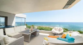Moonlight Seafront Apartments - Image 4