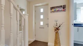 Modern House with Free Parking & Superfast WiFi - Image 4