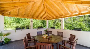 Luxurious Home In Trstenik - Image 4