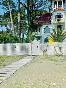 Beach House - Image 5