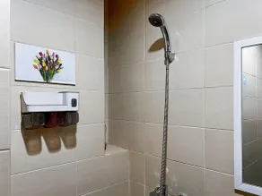Cozy and Modern Belmont Apt Studio with Wi-Fi, Netflix and Pool - Image 5