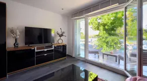 Waterfront Apartment am Main, 15 Min Frankfurt Airport, Terrasse, Free Parking - Image 2