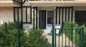 Studio Front de Mer avec Terrasse et Accès Direct Plage à Merville-Franceville - Image 5