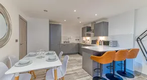 Charles House by Guestz - Image 5