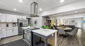 Luxurious Hollywood Retreat Perfect Getaway - Image 4