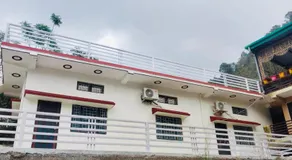 Lake View Homestay - Image 2