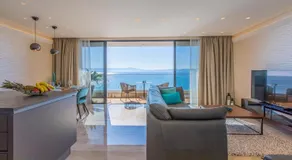 BEACH FRONT VILLA FRAN - DELUXE SEA VIEW SUITE with private jacuzzi # 3 - Image 2