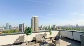 Lux 3-Bedroom Penthouse in Battersea with 3 Private Balconies near Clapham , Nine Elms by Staylio Lo - Image 5
