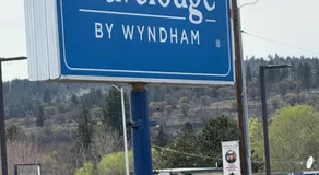 Travelodge by Wyndham Susanville - Image 2