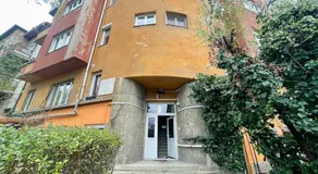 Quiet Garden Apartment with Terrace near Center - Image 5