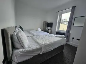 Edinburgh City Hotel - Image 5